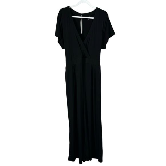 Torrid Black Smocked Waistband Short Sleeve Deep V Neck Surplice Jumpsuit Size 3 - Picture 3 of 9
